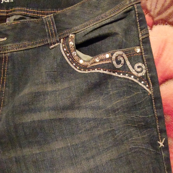 Jeans - Picture 2 of 5